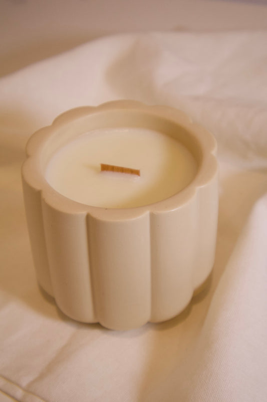 Brisa floral - vela aromática con mecha de madera